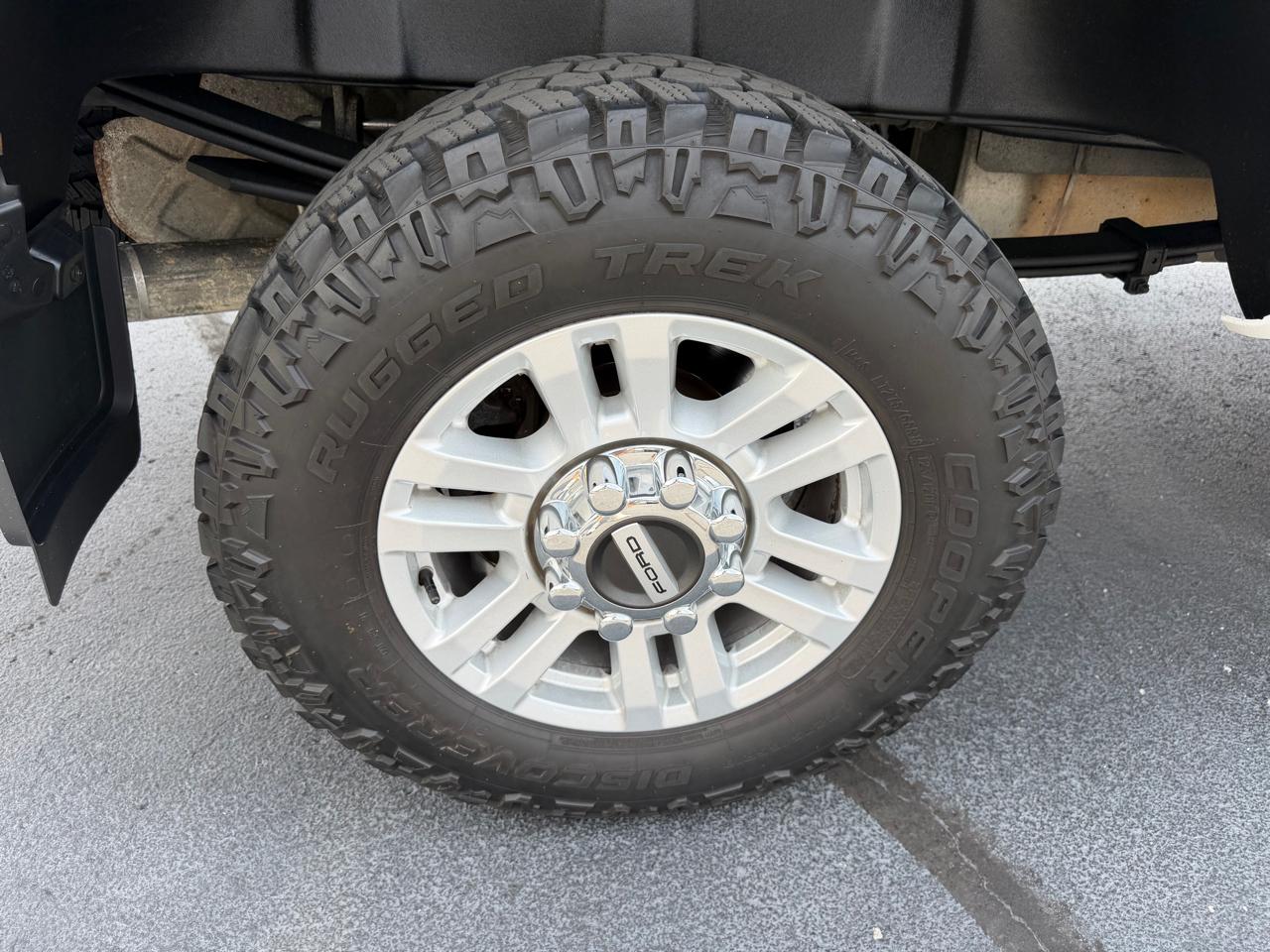 Ford Super Duty F-250 SRW XLT 4WD Reg Cab 8' Box 2017