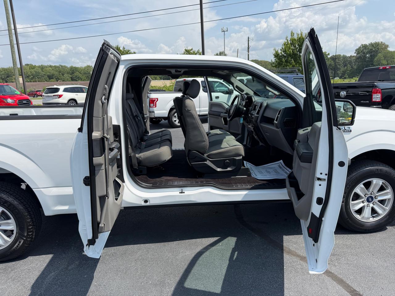 Ford F-150 2WD SuperCab 145" XL 2016