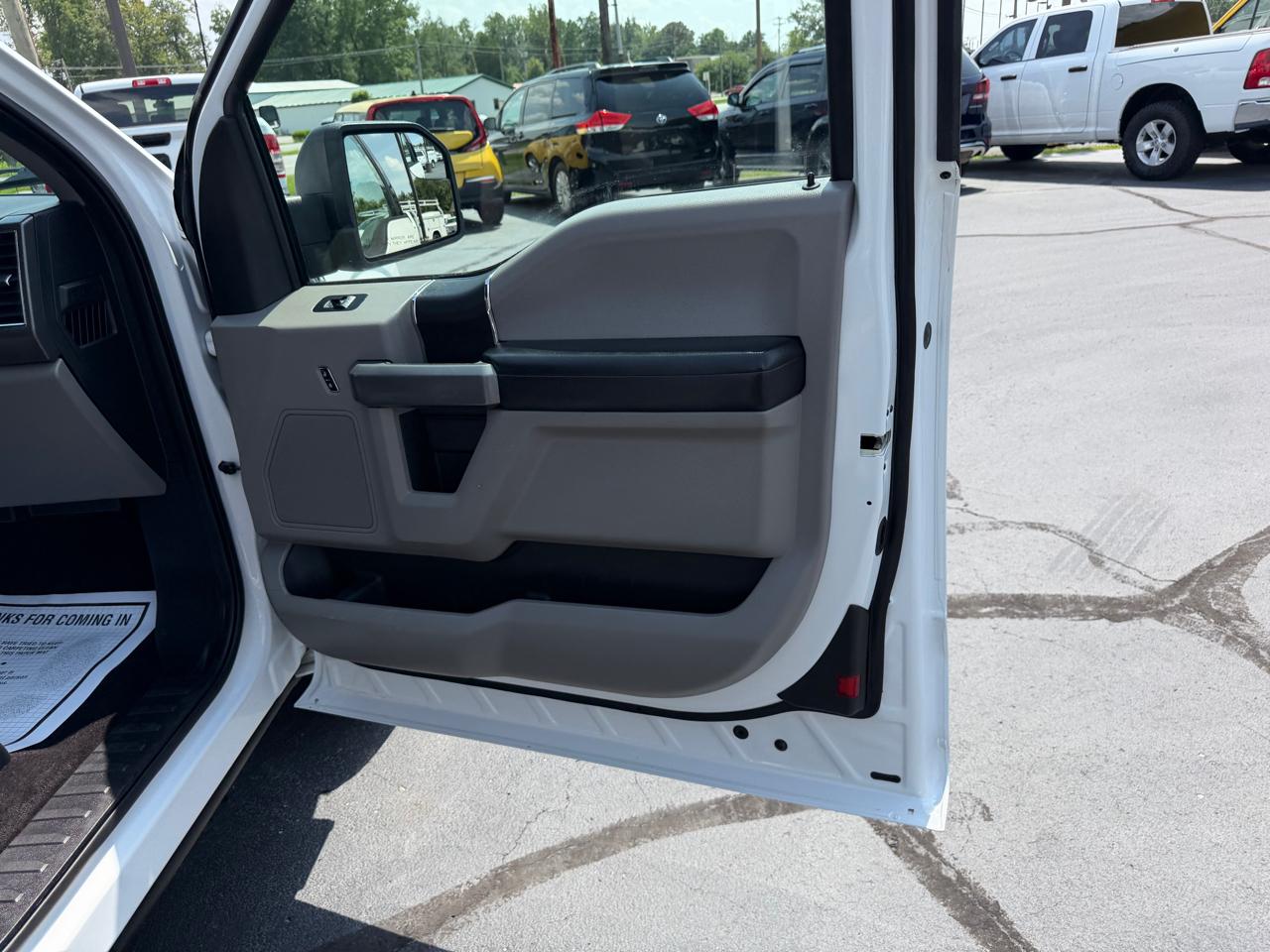Ford F-150 2WD SuperCab 145" XL 2016