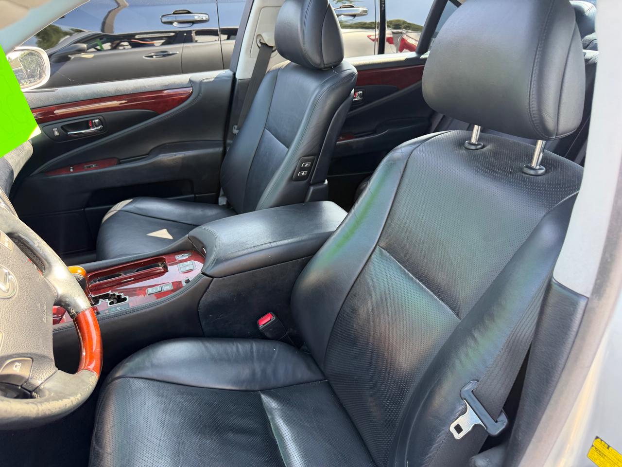 Lexus LS 460 4dr Sdn 2007