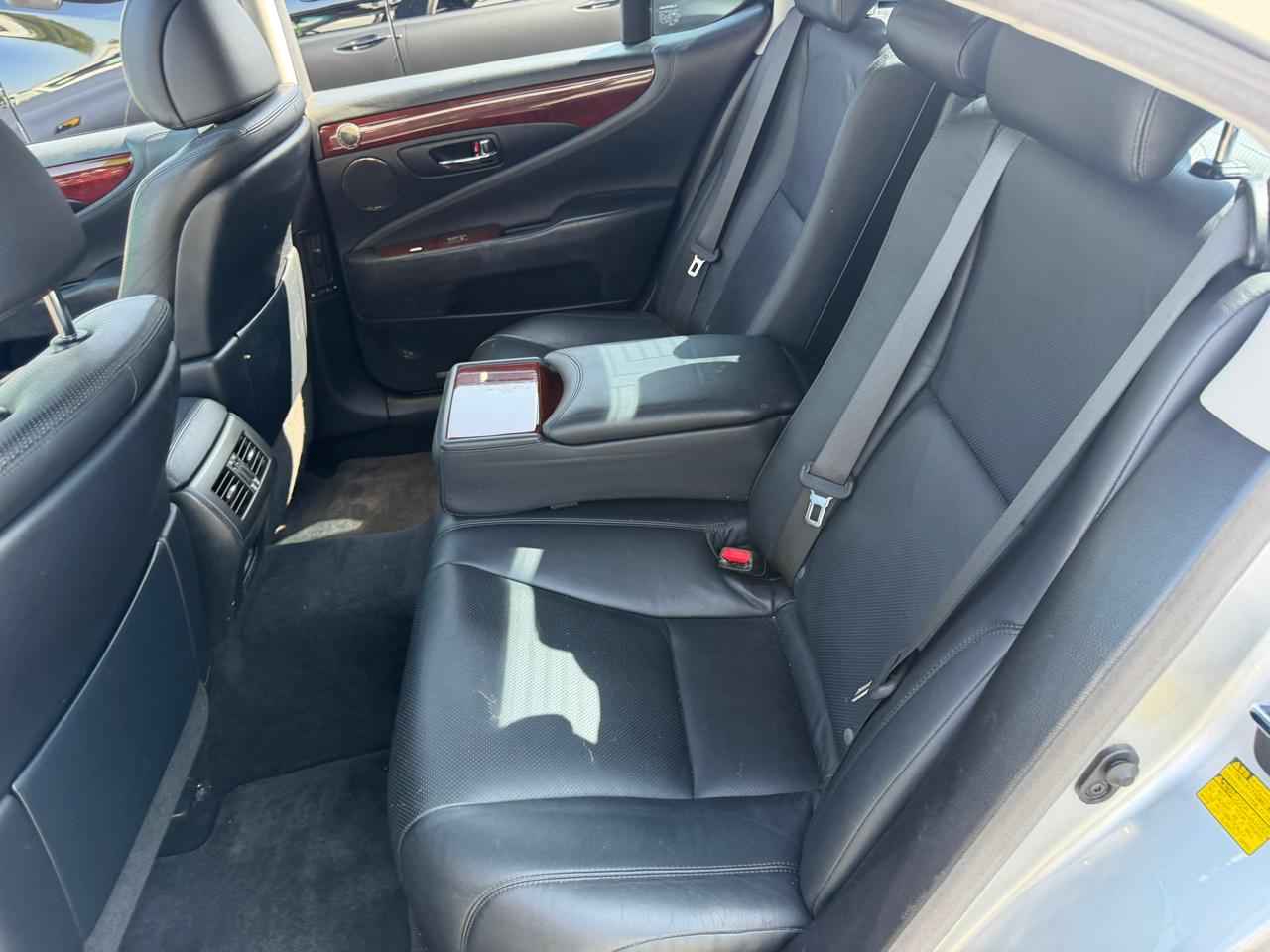 Lexus LS 460 4dr Sdn 2007