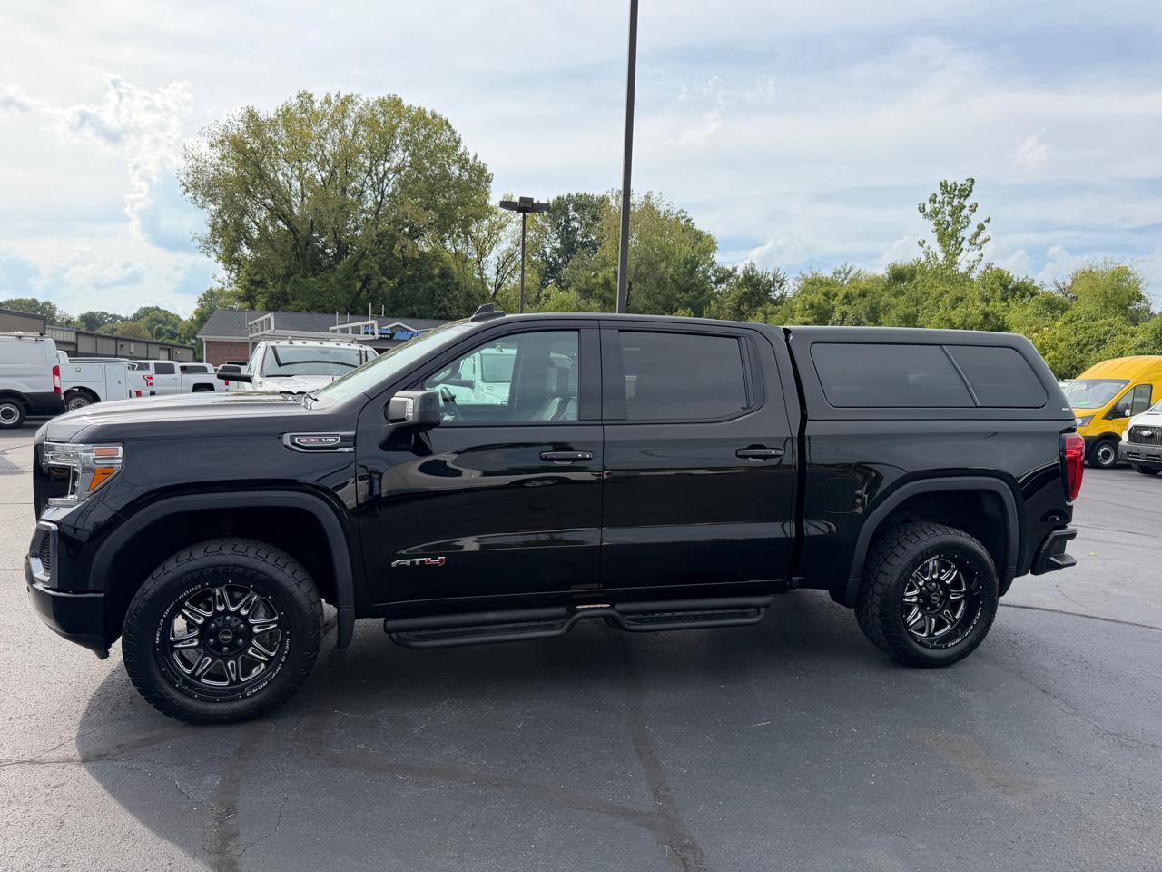 GMC Sierra 1500 AT4 Crew Cab 4WD 2019