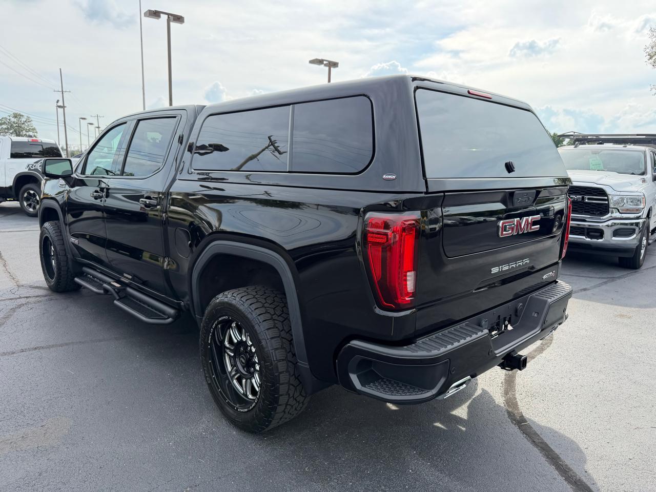 GMC Sierra 1500 AT4 Crew Cab 4WD 2019