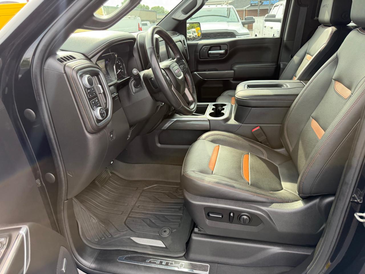 GMC Sierra 1500 AT4 Crew Cab 4WD 2019