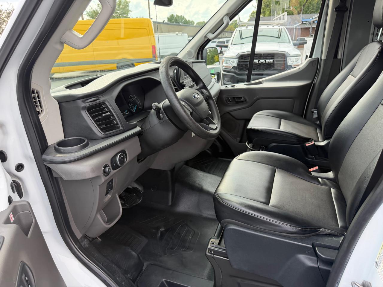 Ford Transit Cargo Van T-250 130" Med Rf 9070 GVWR RWD 2021