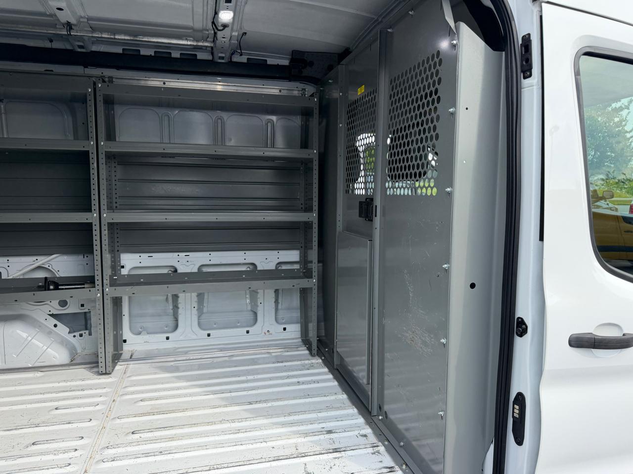 Ford Transit Cargo Van T-250 130" Med Rf 9070 GVWR RWD 2021