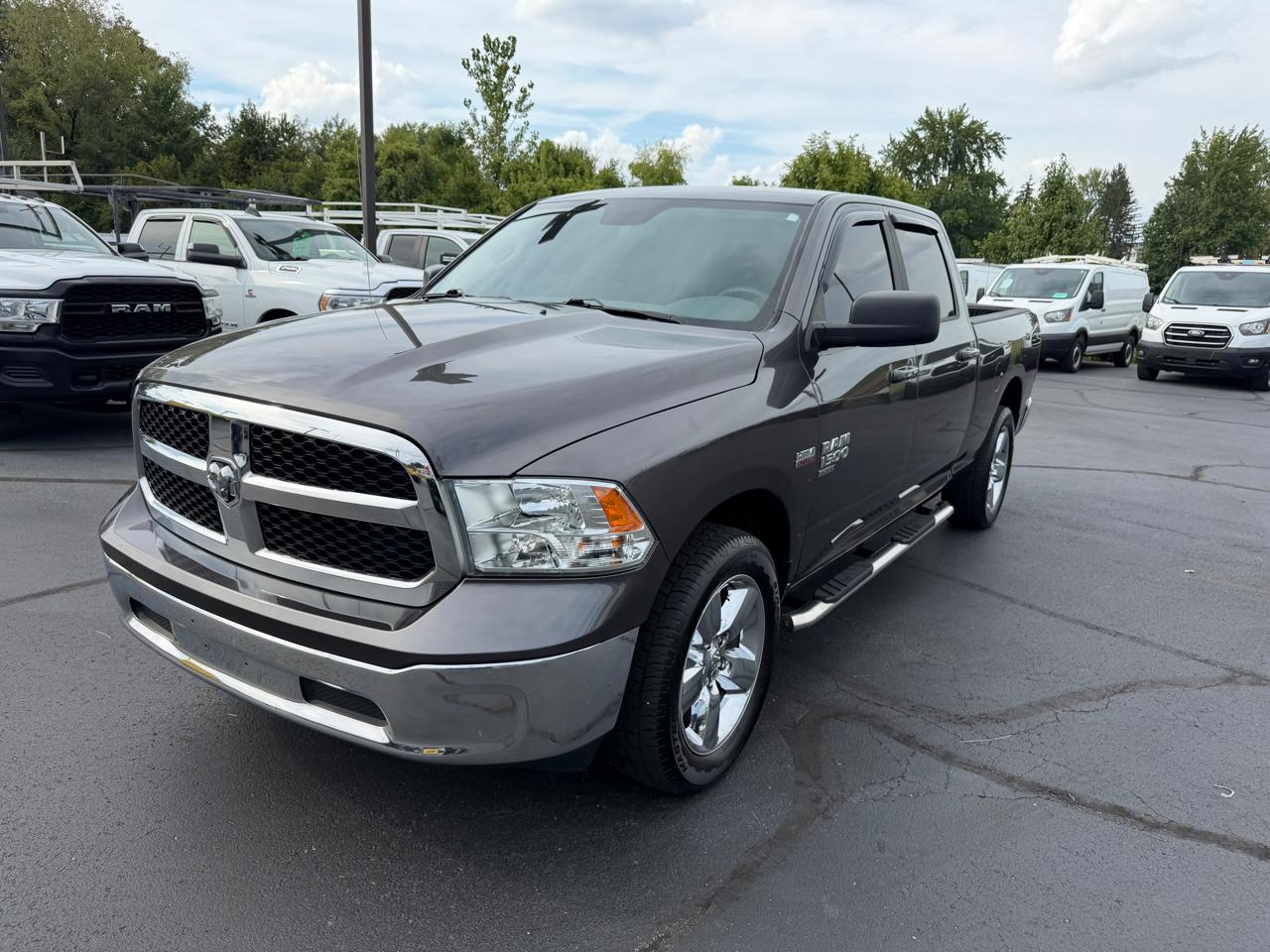 RAM 1500 Classic SLT 4x4 Crew Cab 6'4" Box 2020