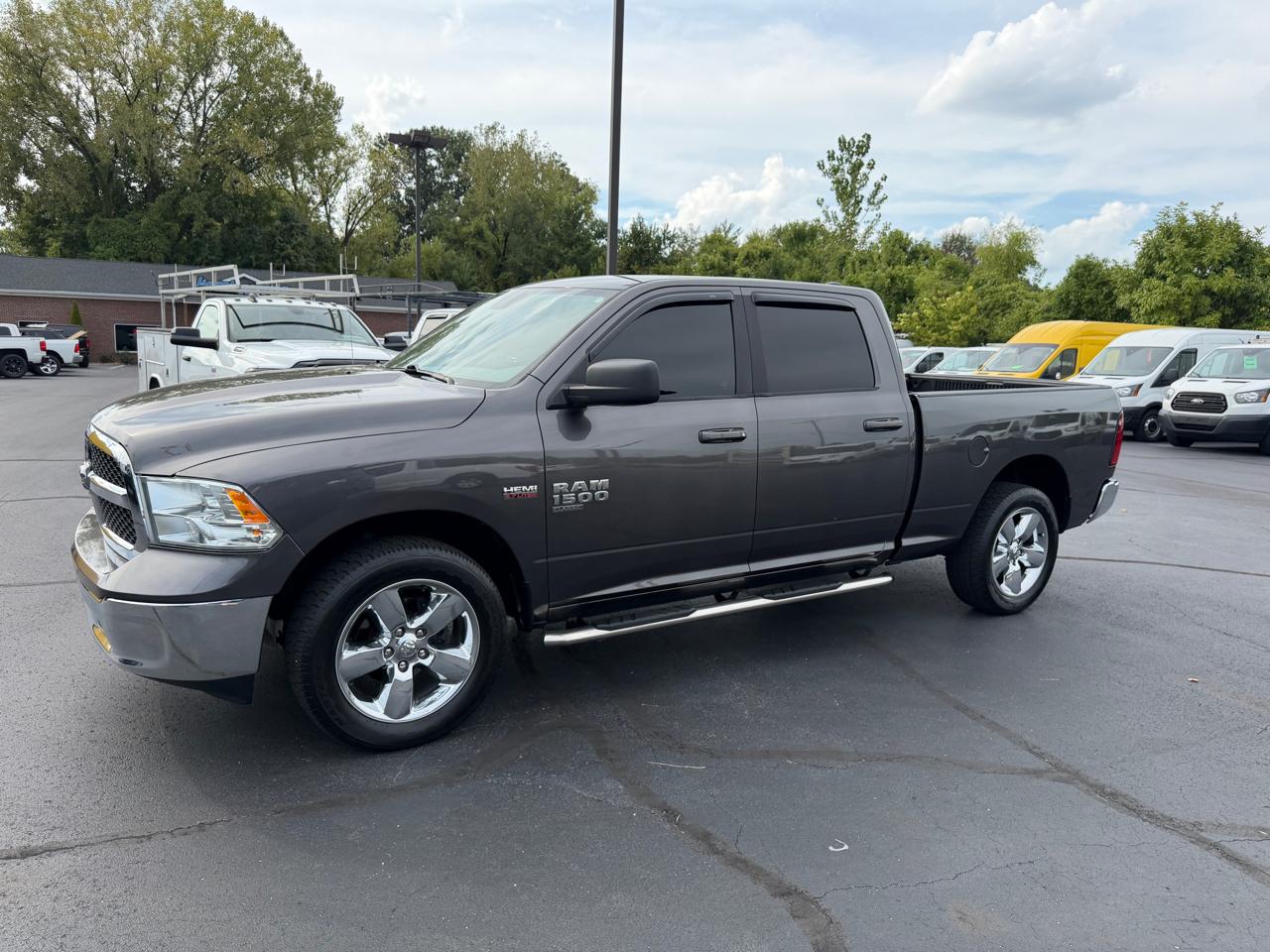 RAM 1500 Classic SLT 4x4 Crew Cab 6'4" Box 2020