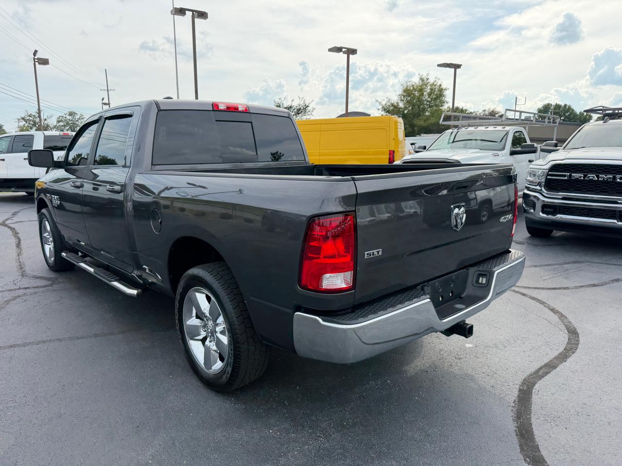 RAM 1500 Classic SLT 4x4 Crew Cab 6'4" Box 2020