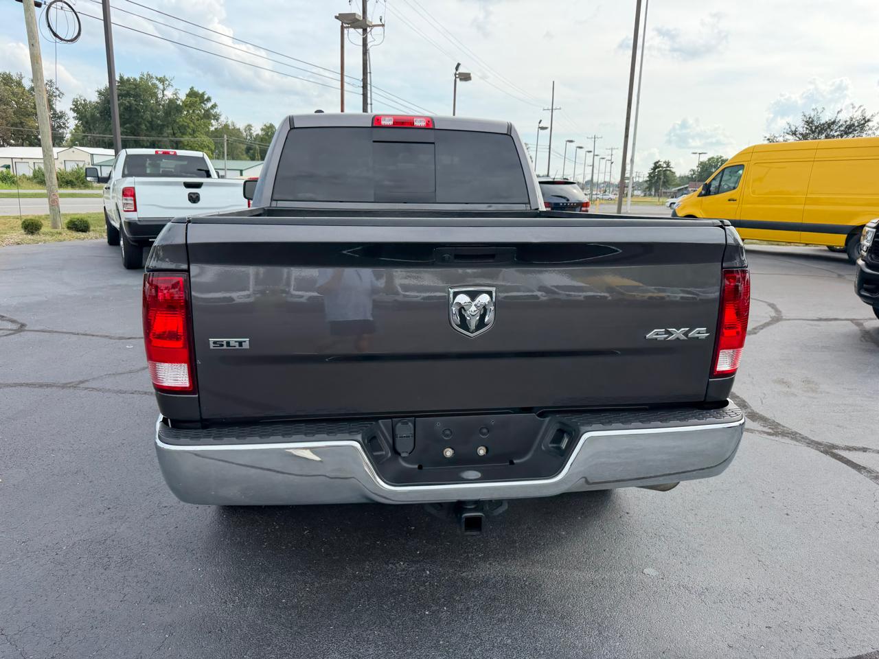 RAM 1500 Classic SLT 4x4 Crew Cab 6'4" Box 2020