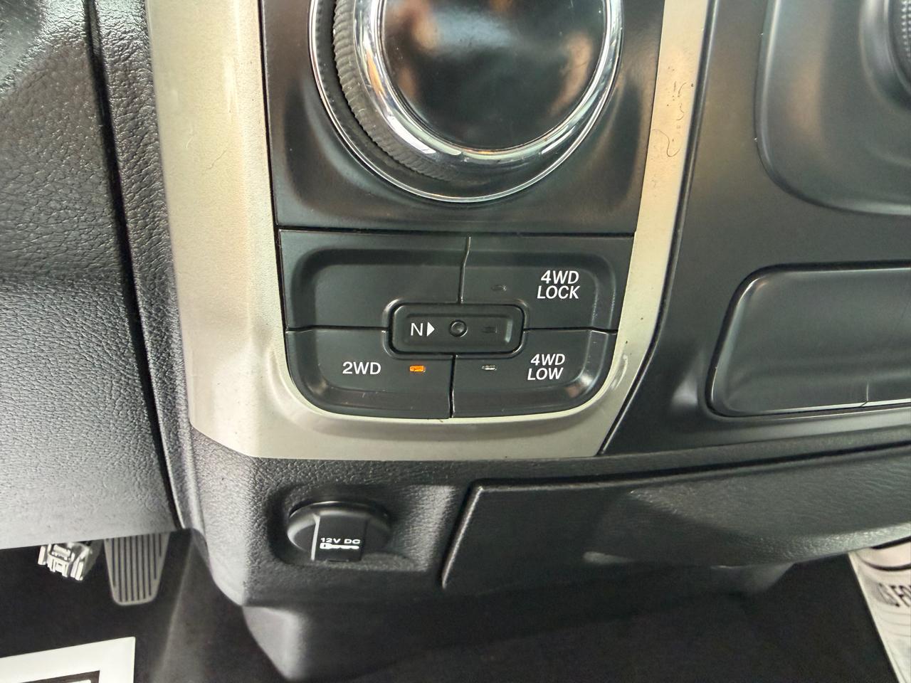 RAM 1500 Classic SLT 4x4 Crew Cab 6'4" Box 2020