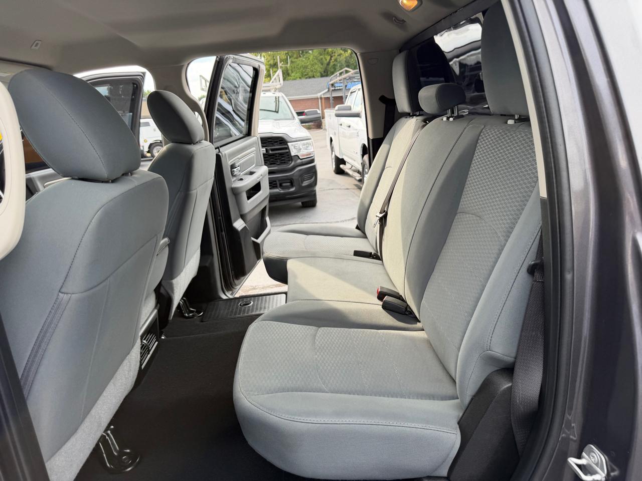 RAM 1500 Classic SLT 4x4 Crew Cab 6'4" Box 2020