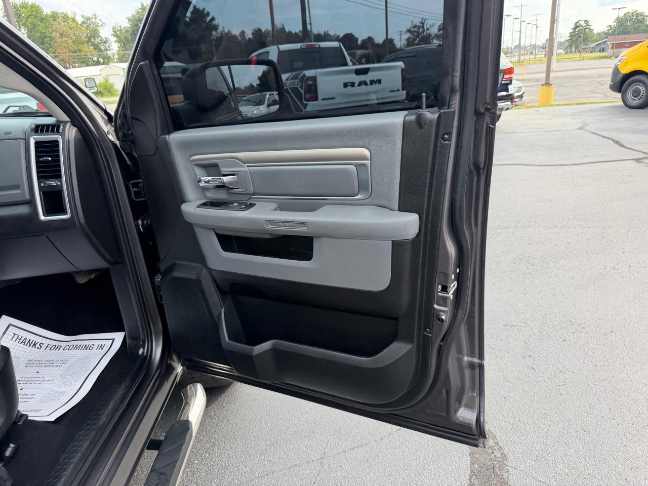 RAM 1500 Classic SLT 4x4 Crew Cab 6'4" Box 2020