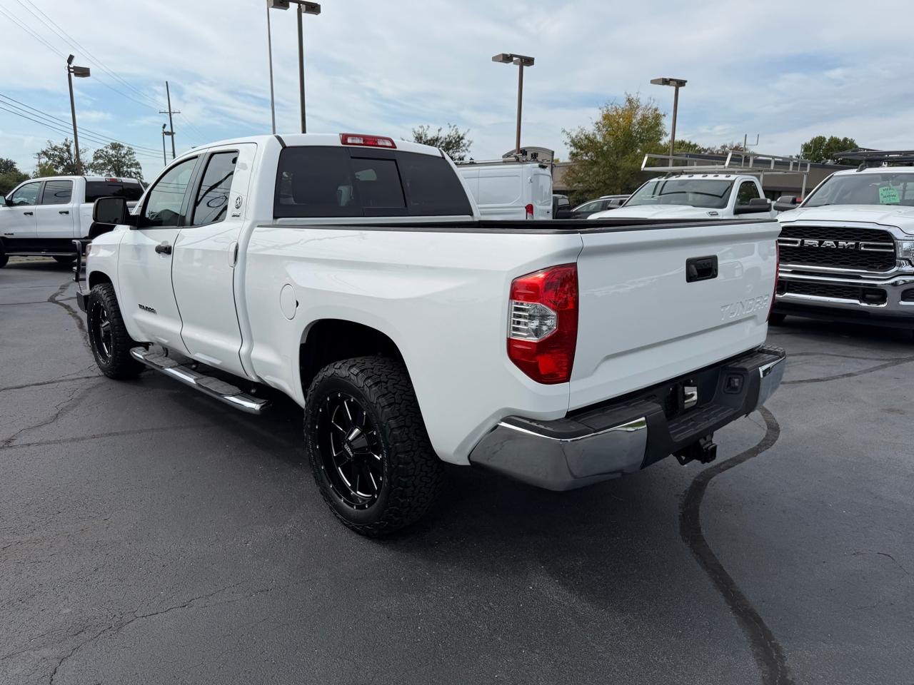 Toyota Tundra 2WD Truck Double Cab 4.6L V8 6-Spd AT SR5 (Natl) 2016