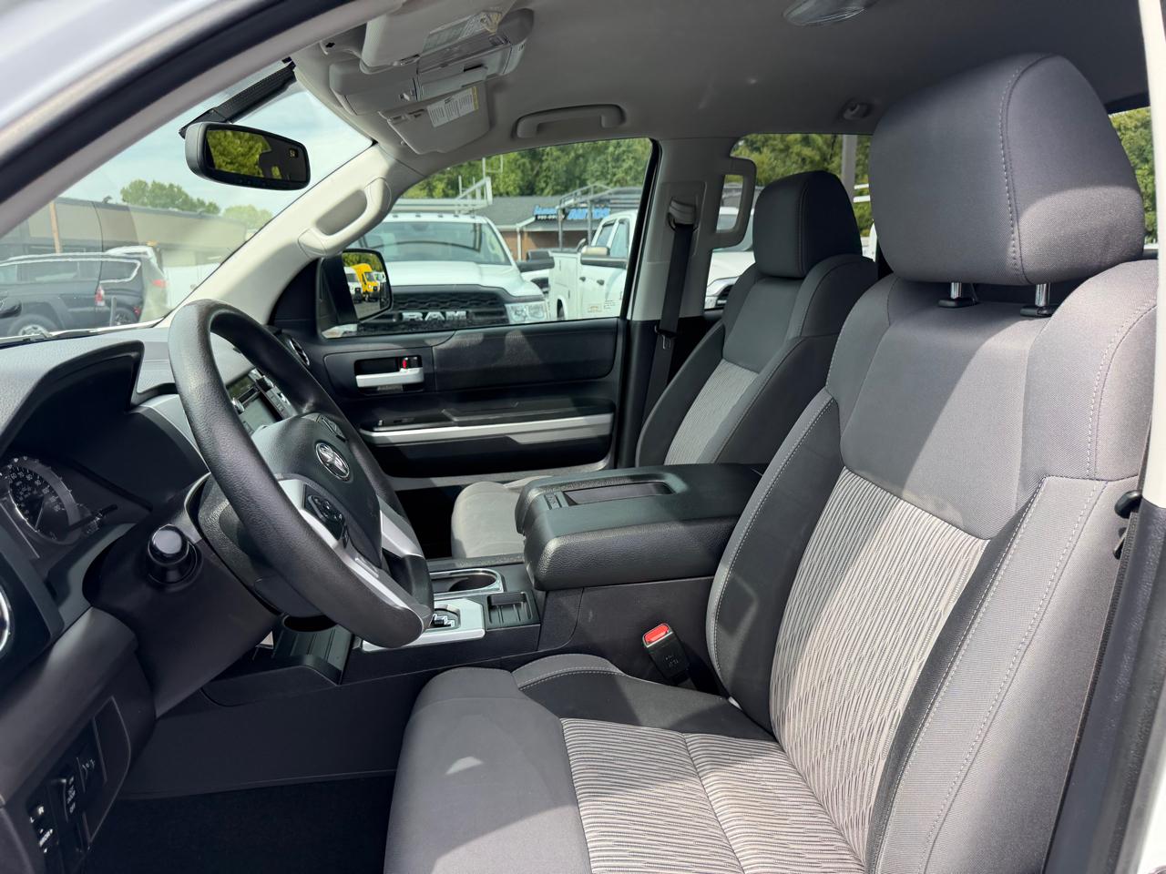 Toyota Tundra 2WD Truck Double Cab 4.6L V8 6-Spd AT SR5 (Natl) 2016