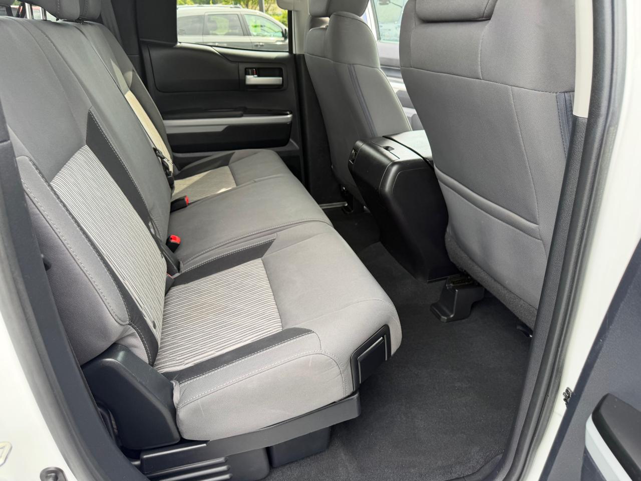 Toyota Tundra 2WD Truck Double Cab 4.6L V8 6-Spd AT SR5 (Natl) 2016
