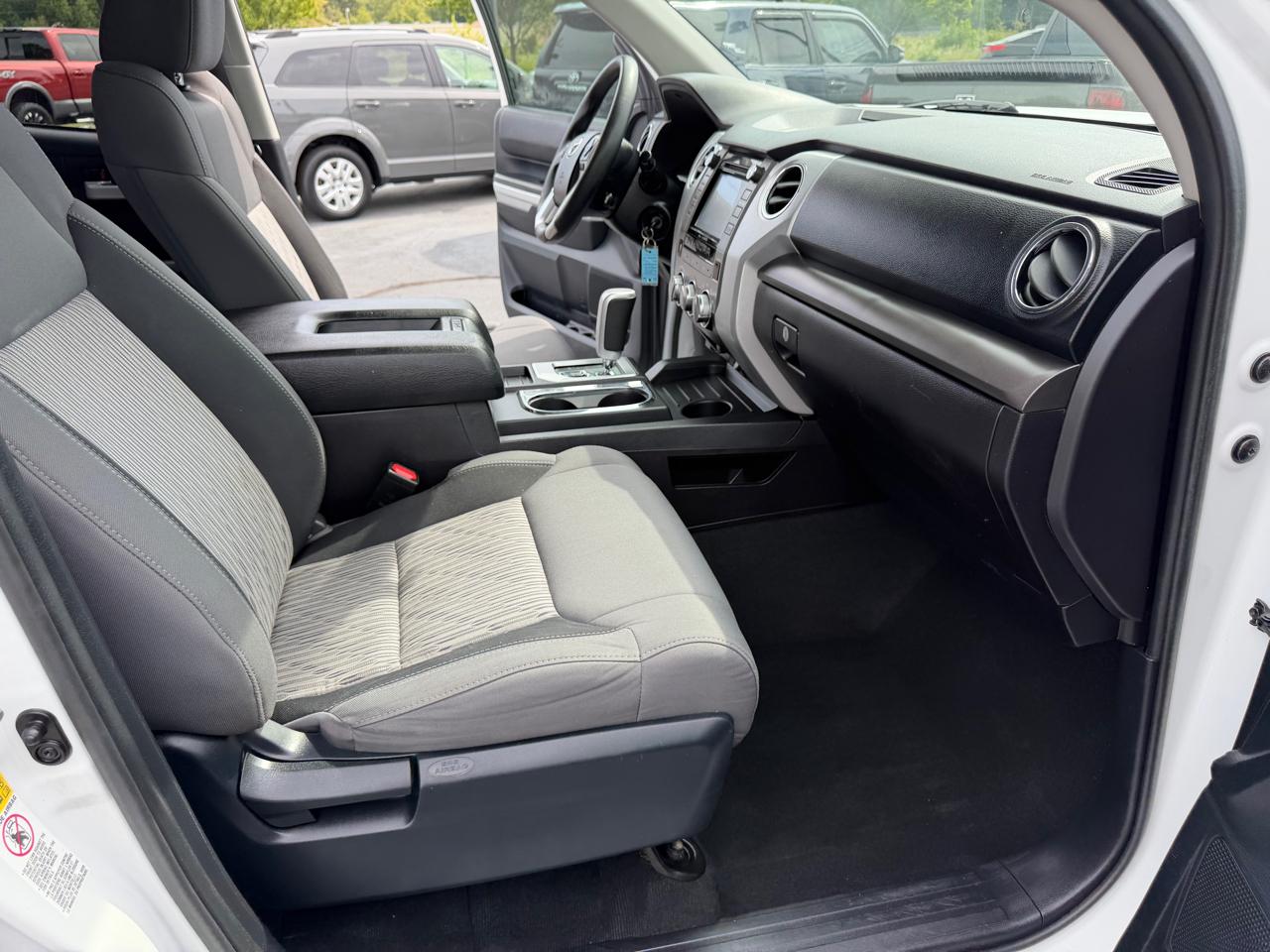 Toyota Tundra 2WD Truck Double Cab 4.6L V8 6-Spd AT SR5 (Natl) 2016