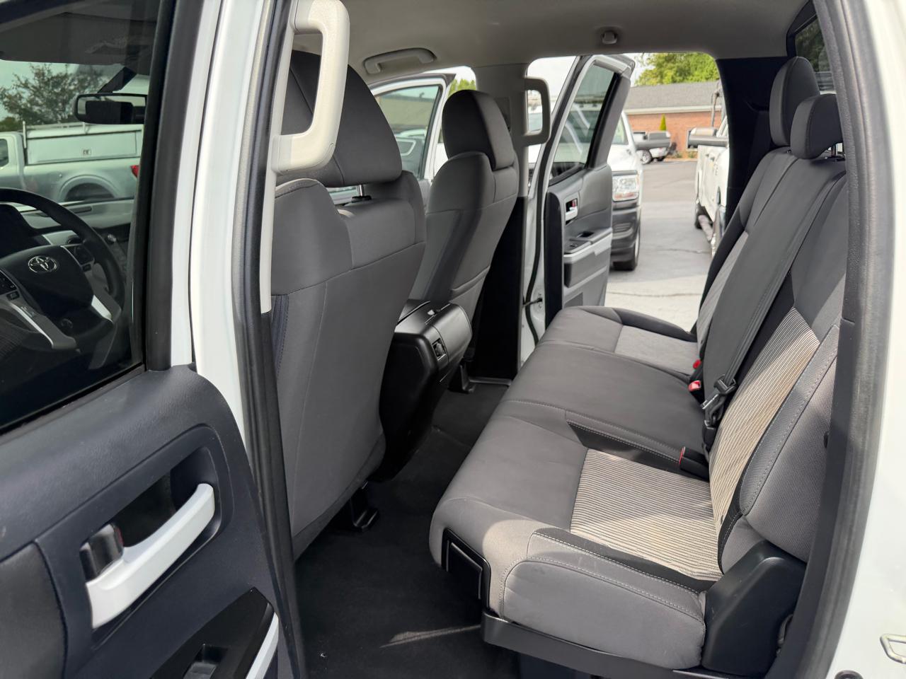 Toyota Tundra 2WD Truck Double Cab 4.6L V8 6-Spd AT SR5 (Natl) 2016