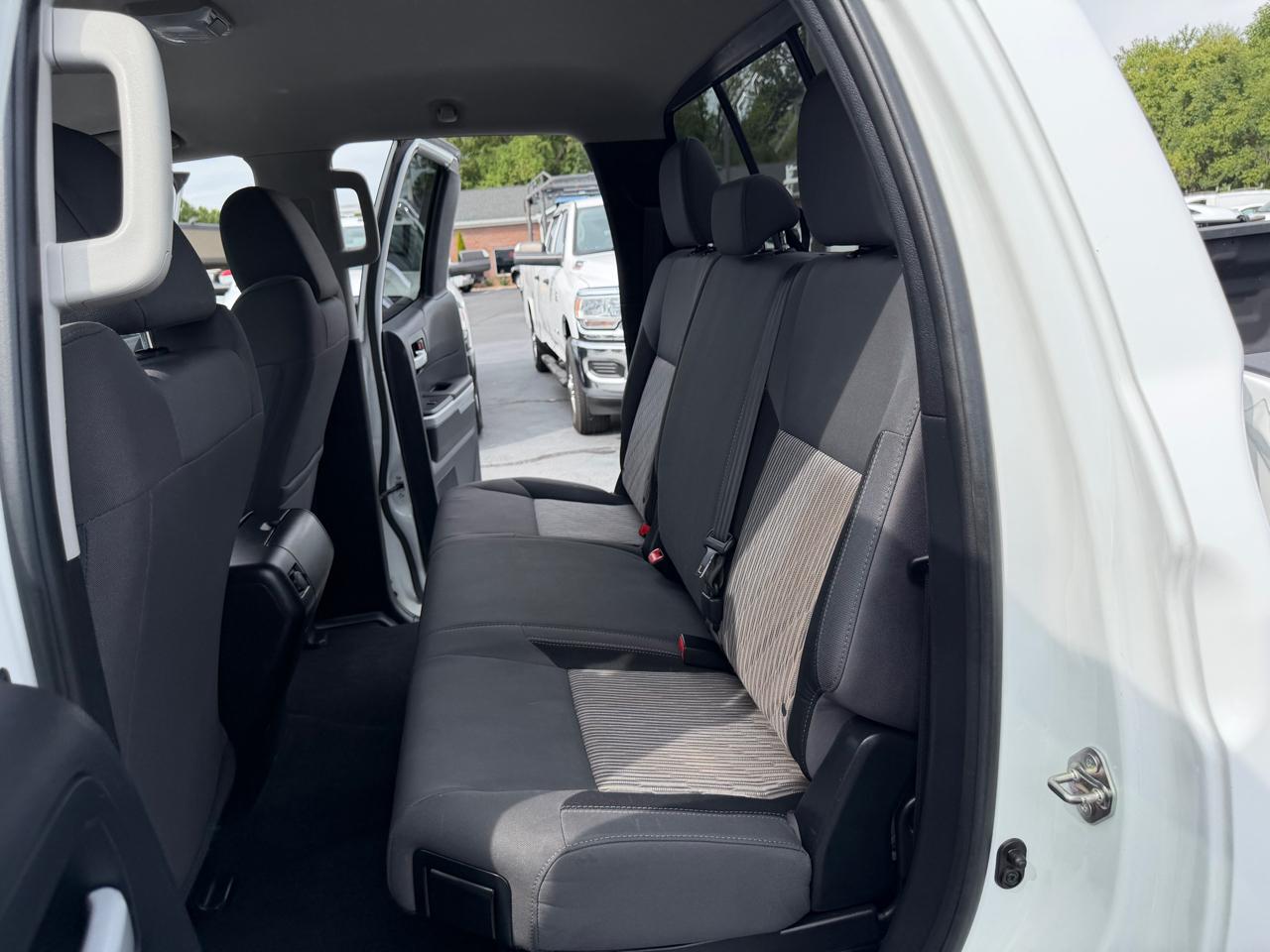 Toyota Tundra 2WD Truck Double Cab 4.6L V8 6-Spd AT SR5 (Natl) 2016