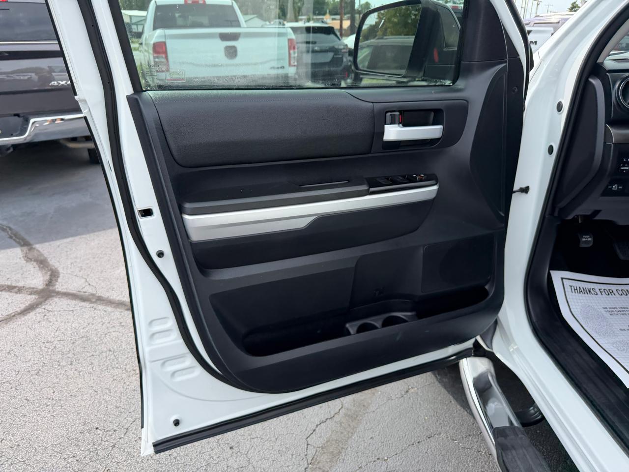 Toyota Tundra 2WD Truck Double Cab 4.6L V8 6-Spd AT SR5 (Natl) 2016