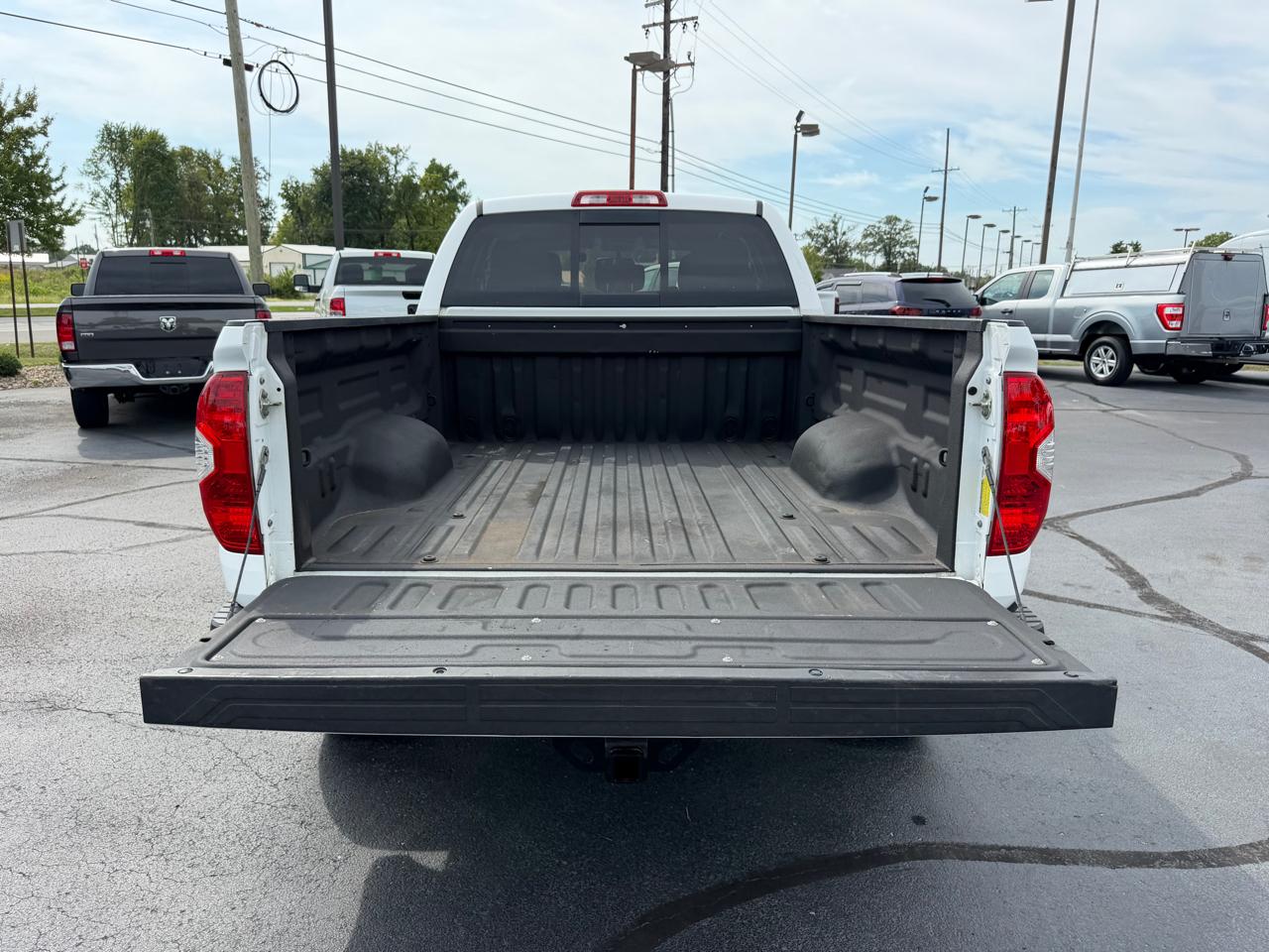 Toyota Tundra 2WD Truck Double Cab 4.6L V8 6-Spd AT SR5 (Natl) 2016