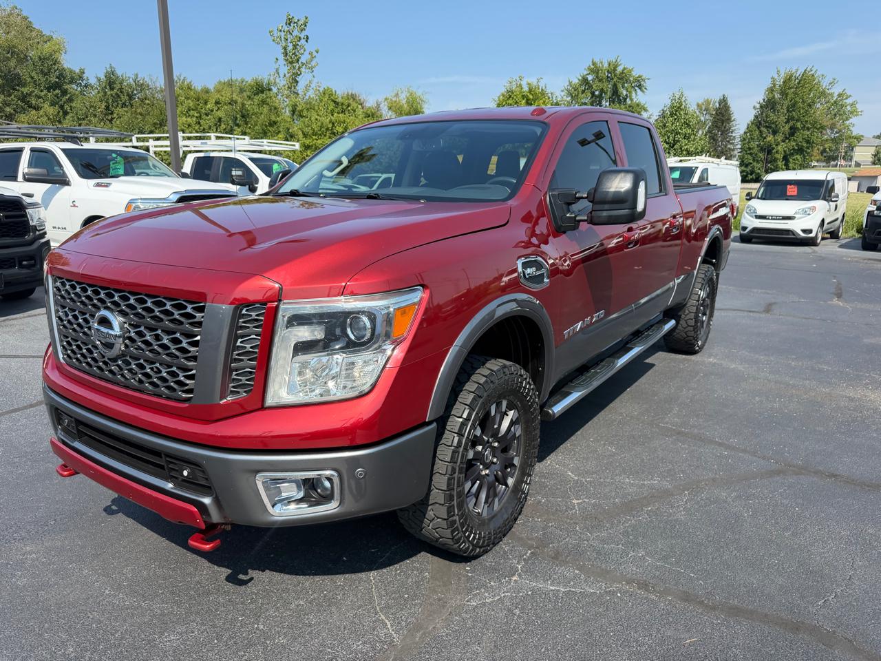 Nissan Titan XD 4x4 Gas Crew Cab PRO-4X 2017