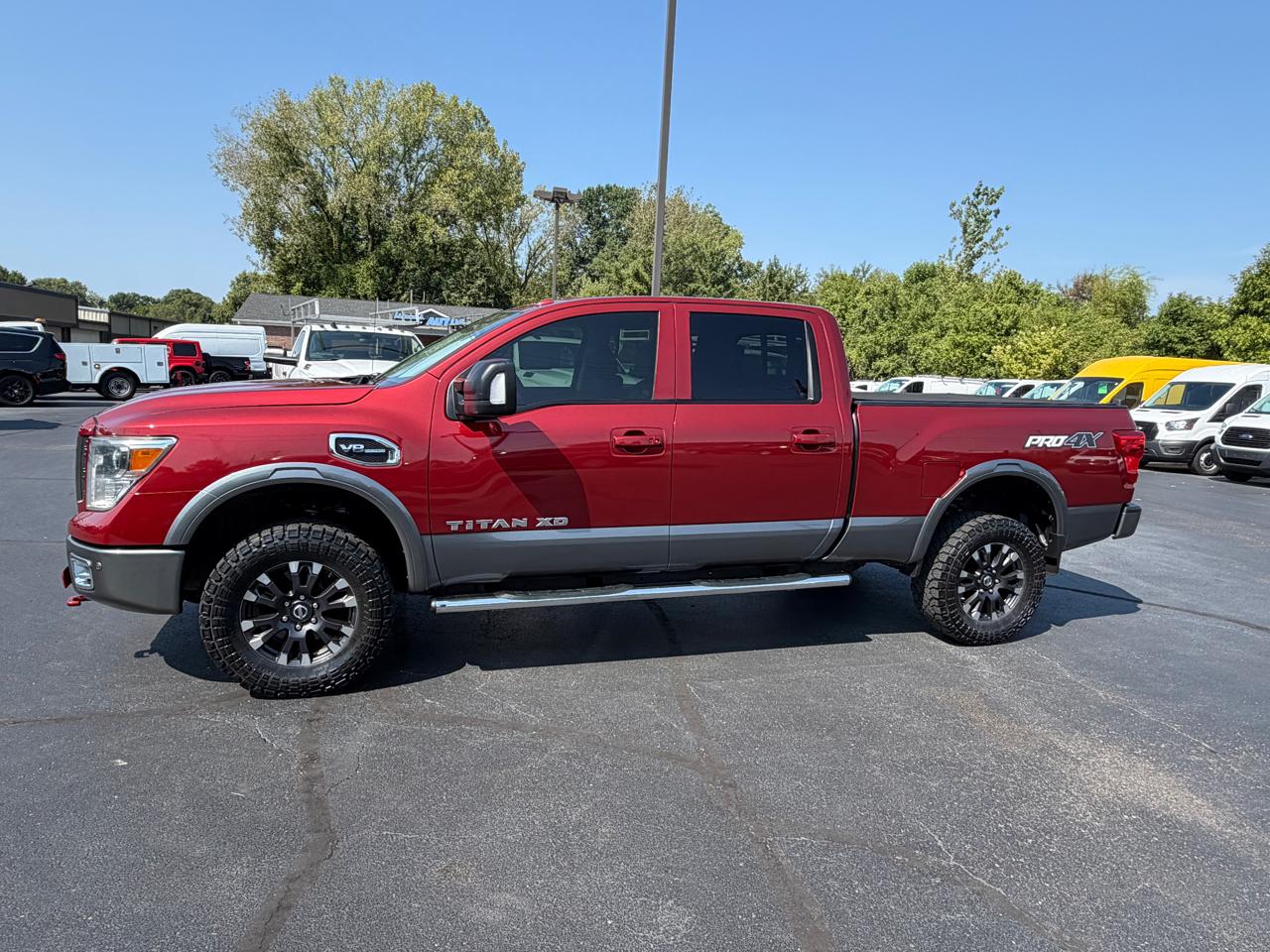 Nissan Titan XD 4x4 Gas Crew Cab PRO-4X 2017