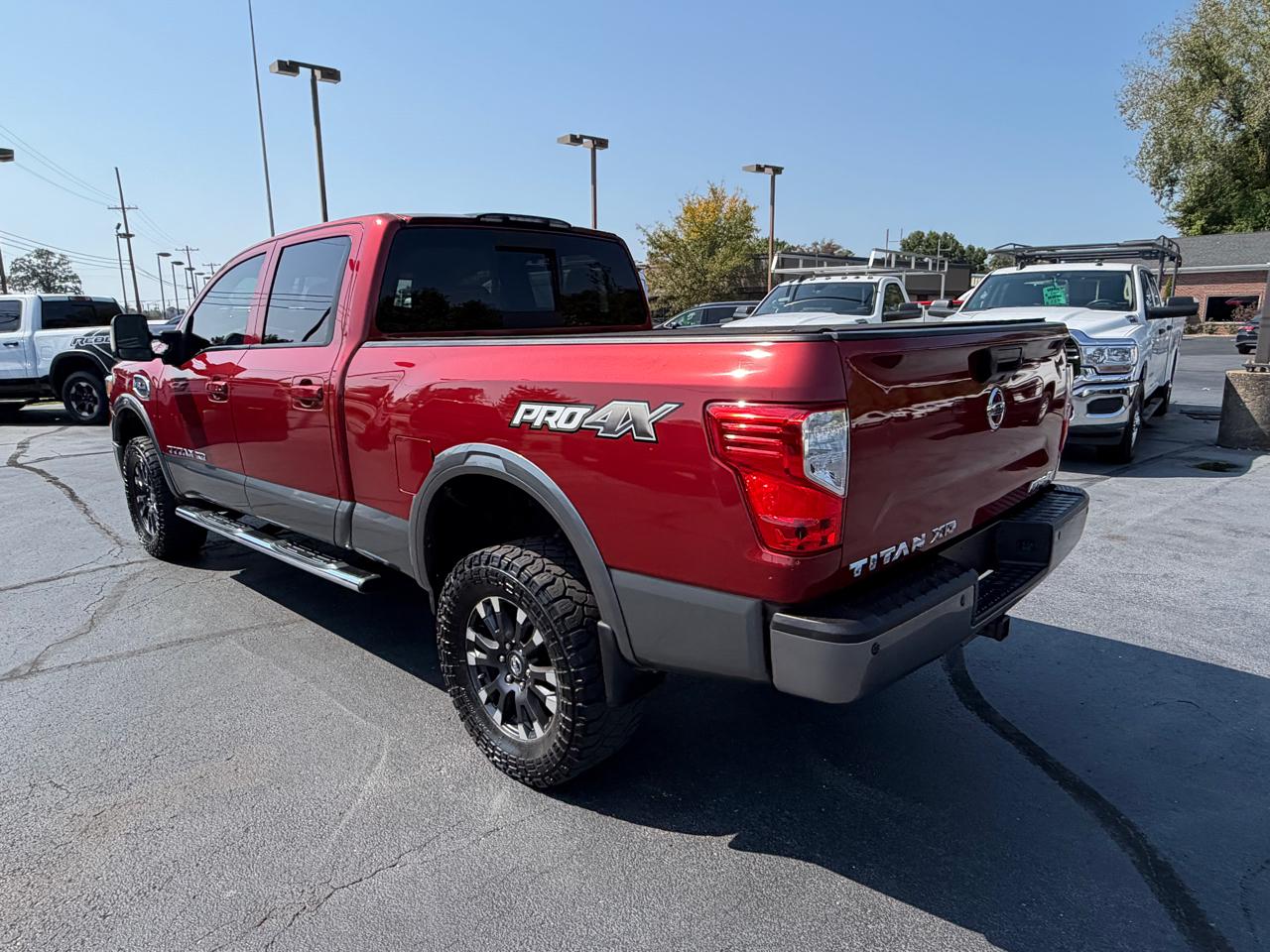 Nissan Titan XD 4x4 Gas Crew Cab PRO-4X 2017