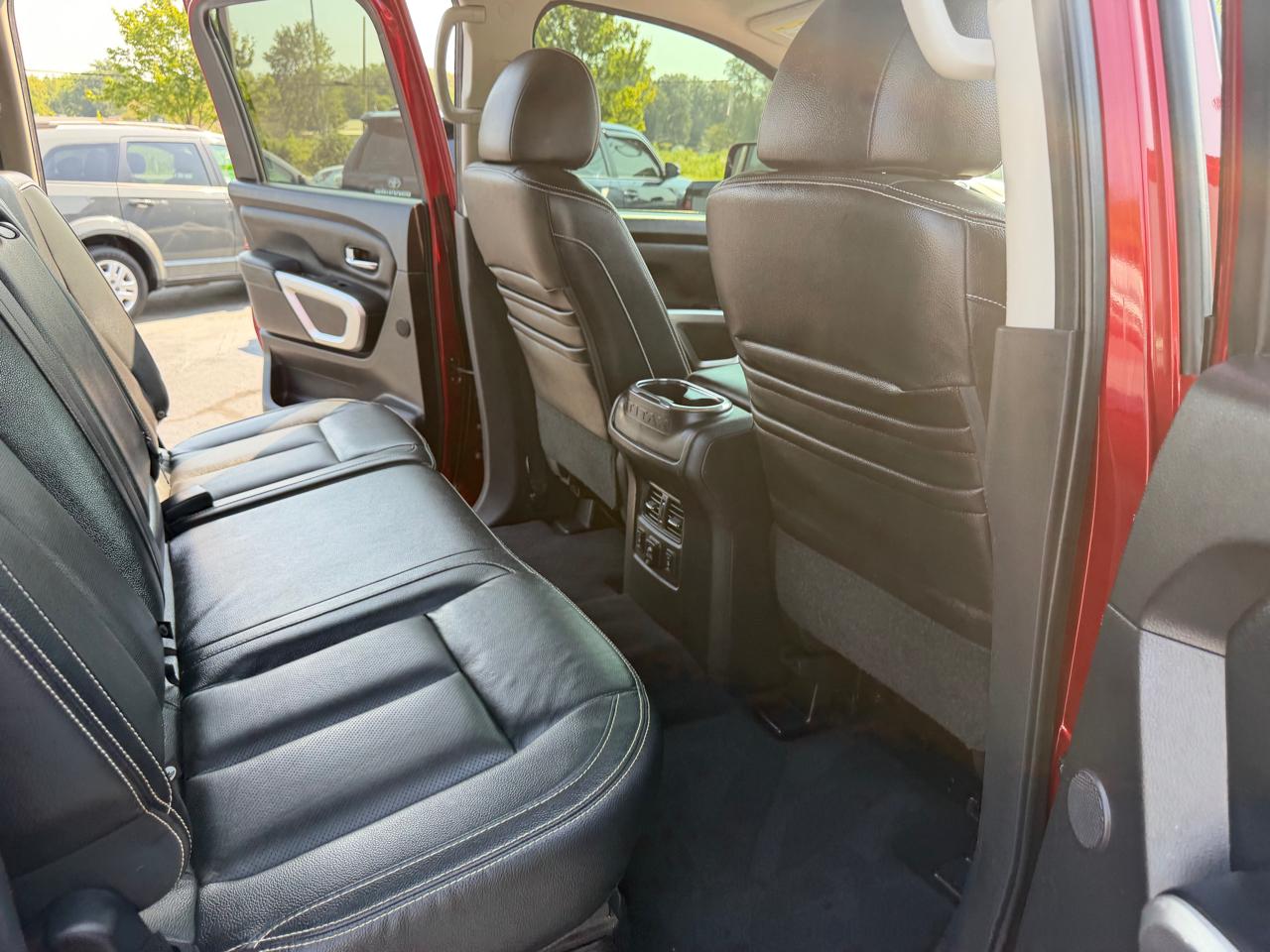 Nissan Titan XD 4x4 Gas Crew Cab PRO-4X 2017