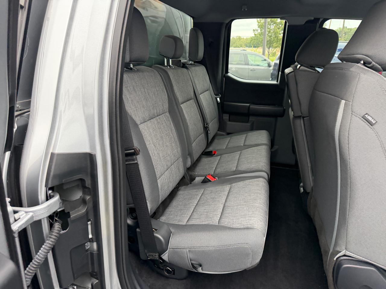 Ford F-150 2WD SuperCab 145" XL 2023