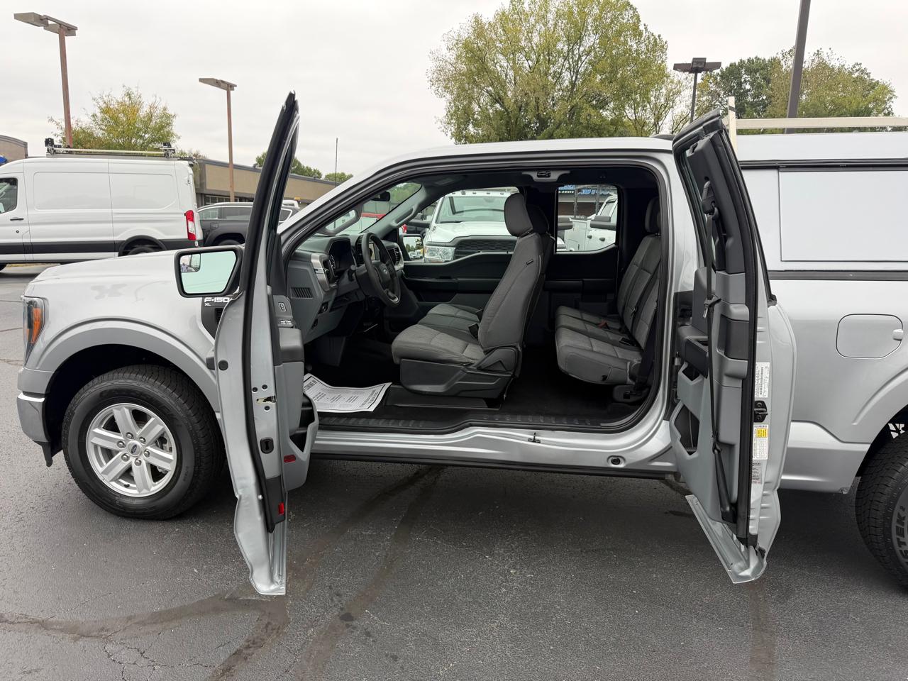 Ford F-150 2WD SuperCab 145" XL 2023