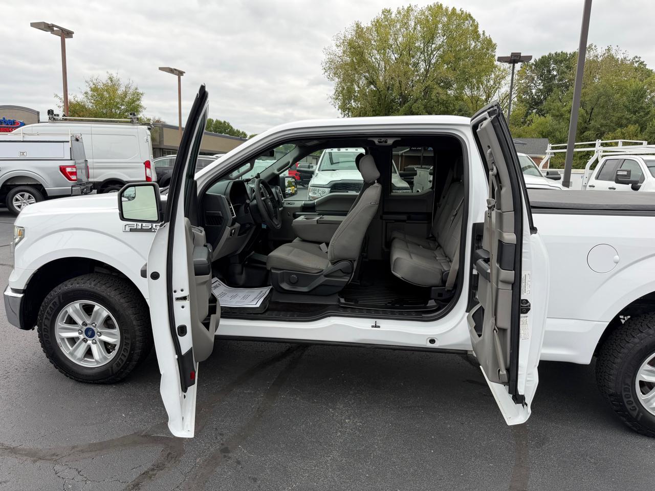 Ford F-150 XLT SuperCab 2WD 2016