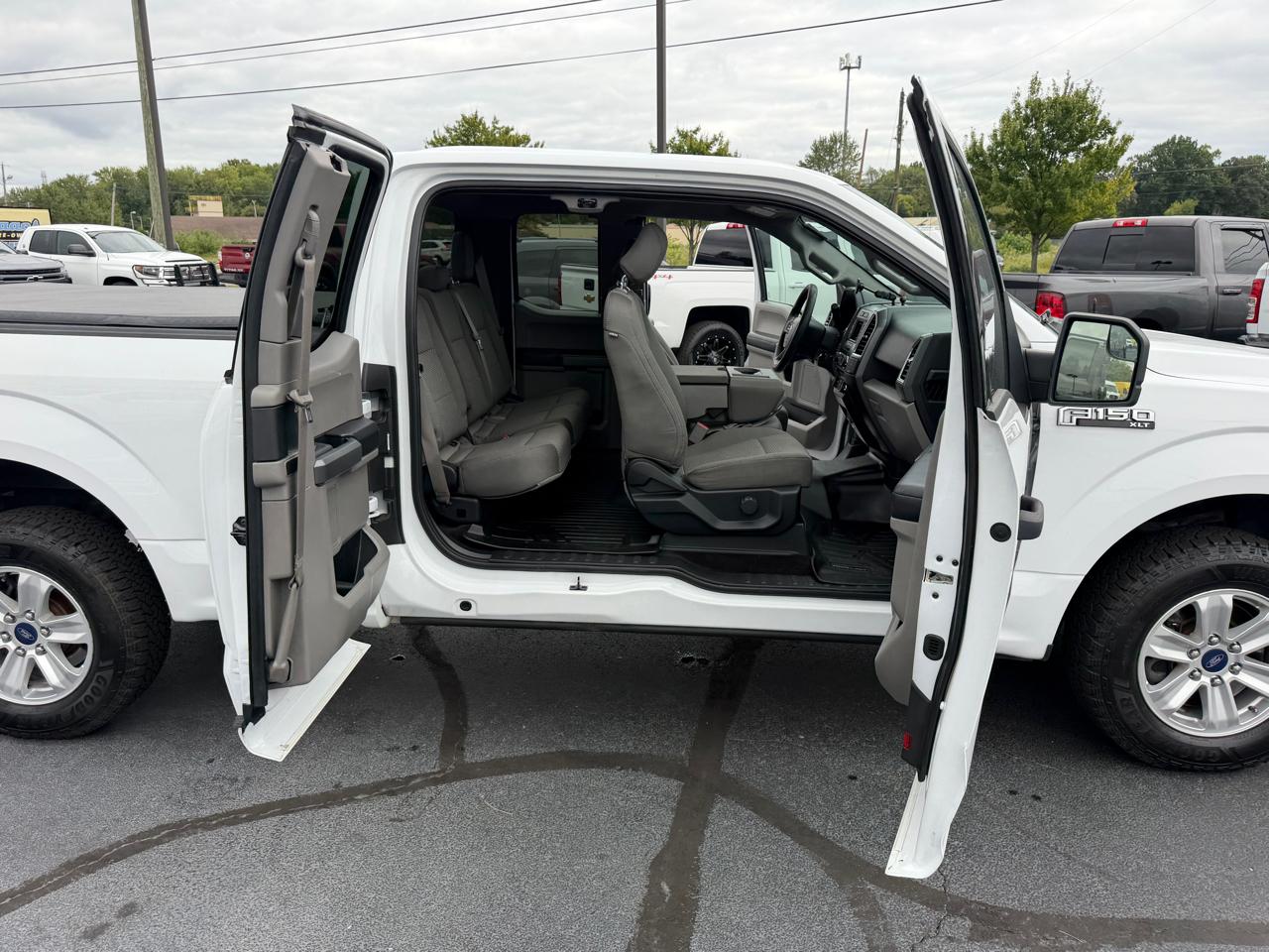 Ford F-150 XLT SuperCab 2WD 2016