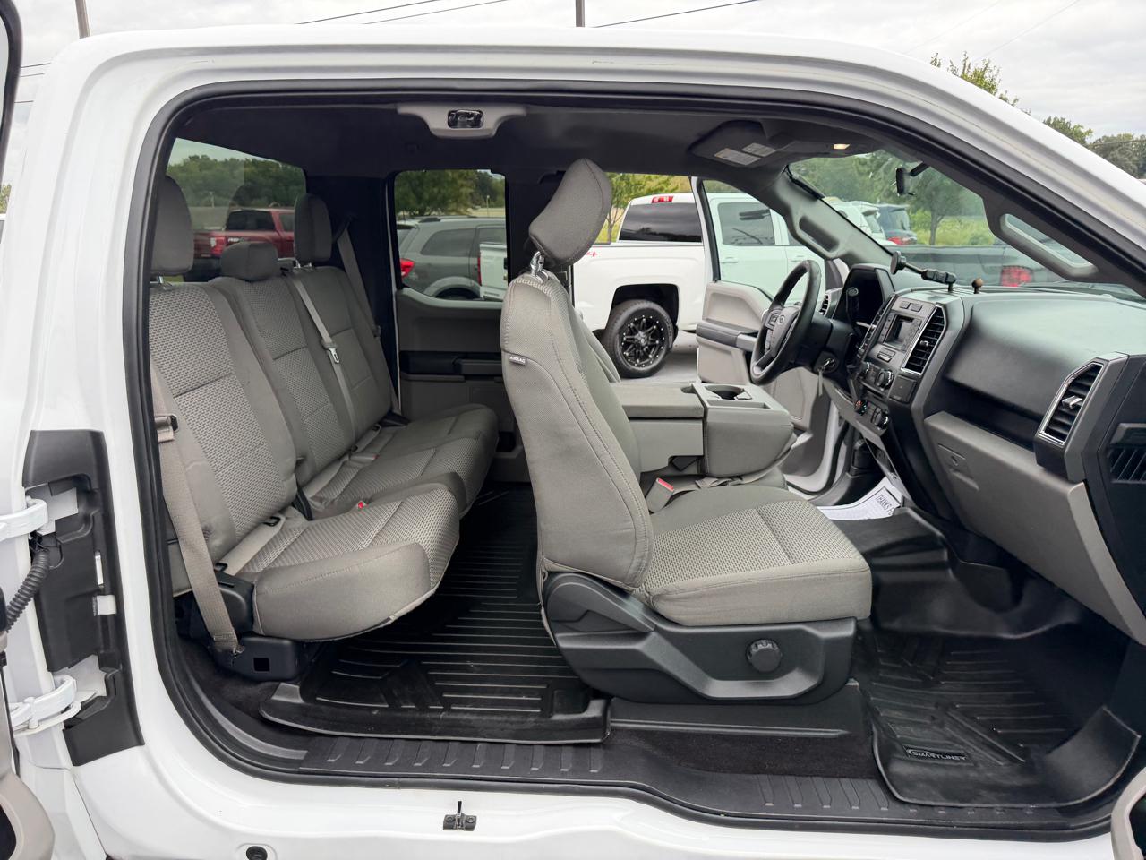 Ford F-150 XLT SuperCab 2WD 2016