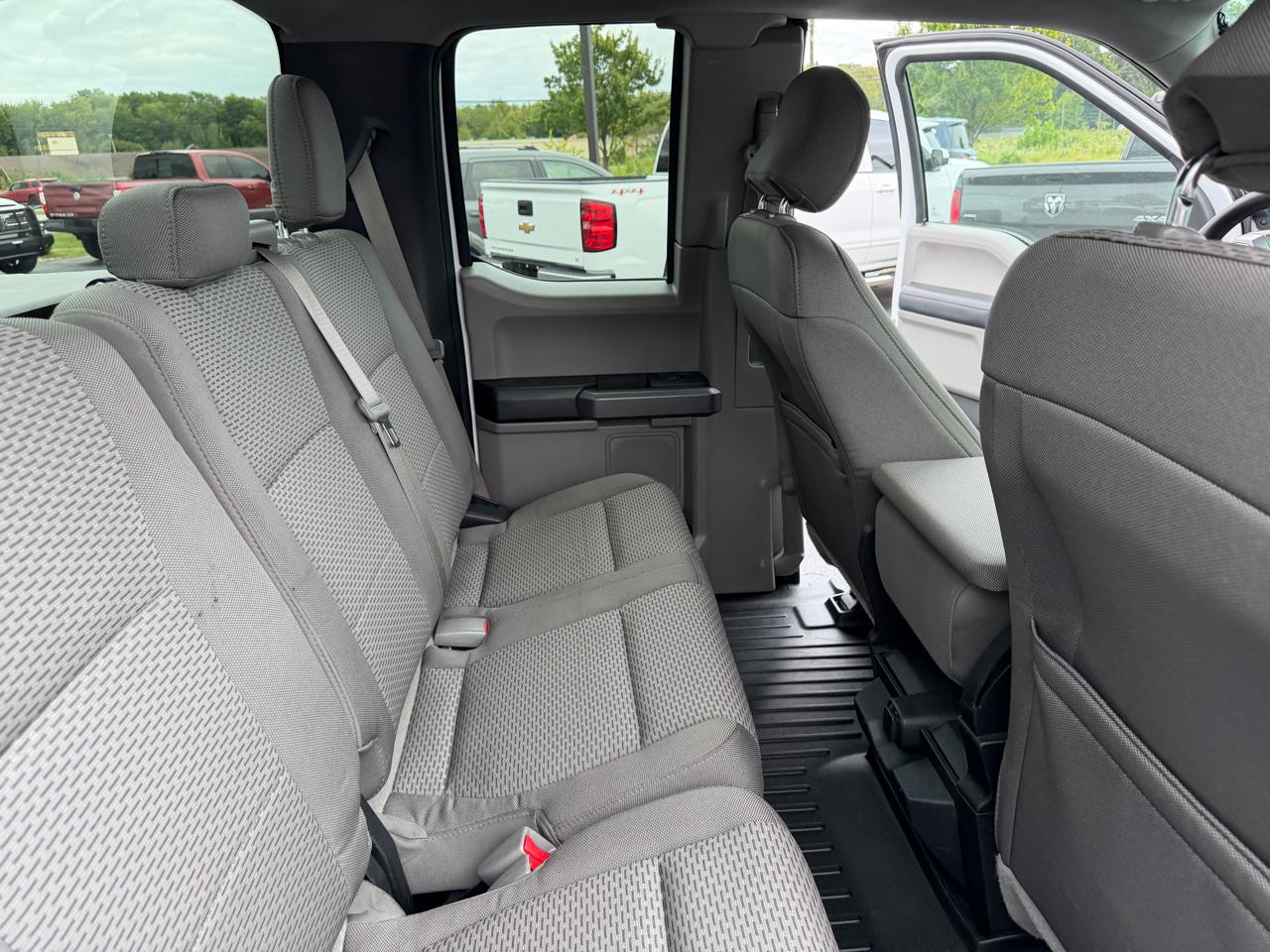 Ford F-150 XLT SuperCab 2WD 2016