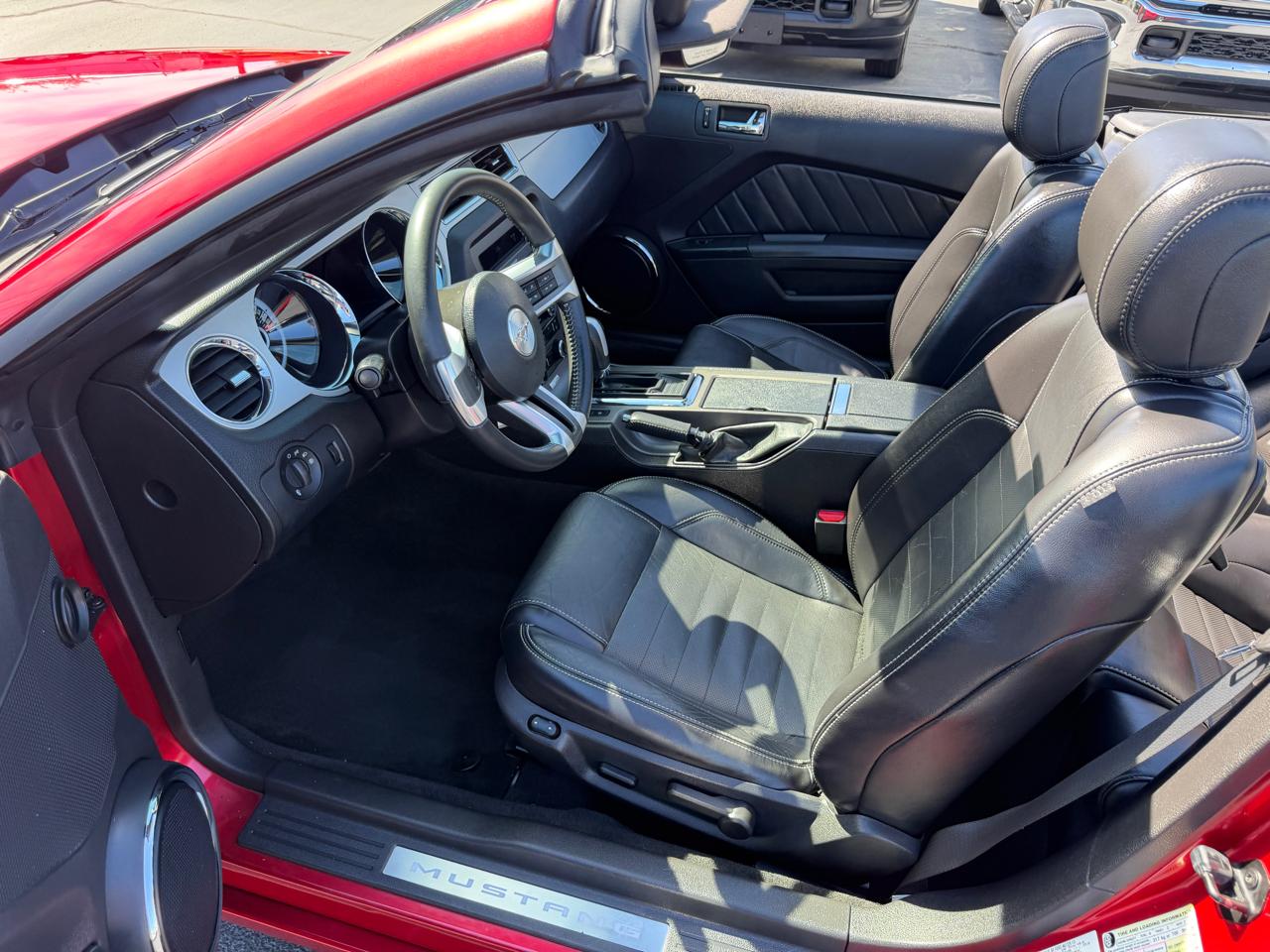 Ford Mustang 2dr Conv Premium 2013