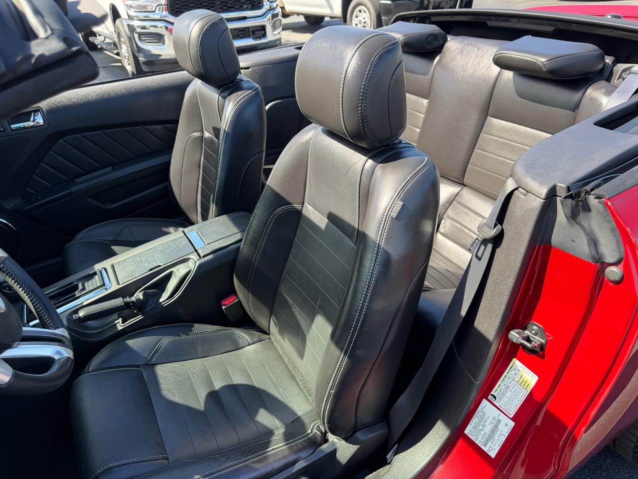 Ford Mustang 2dr Conv Premium 2013