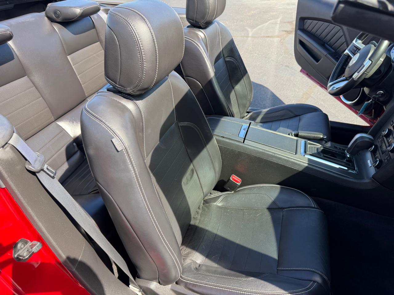 Ford Mustang 2dr Conv Premium 2013