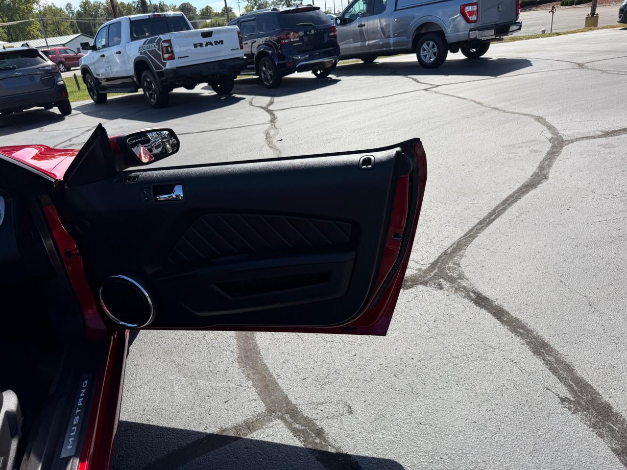 Ford Mustang 2dr Conv Premium 2013