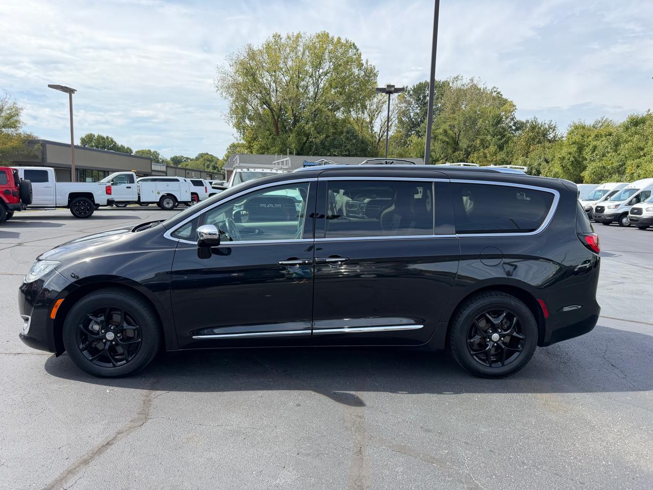 Chrysler Pacifica Limited FWD 2020