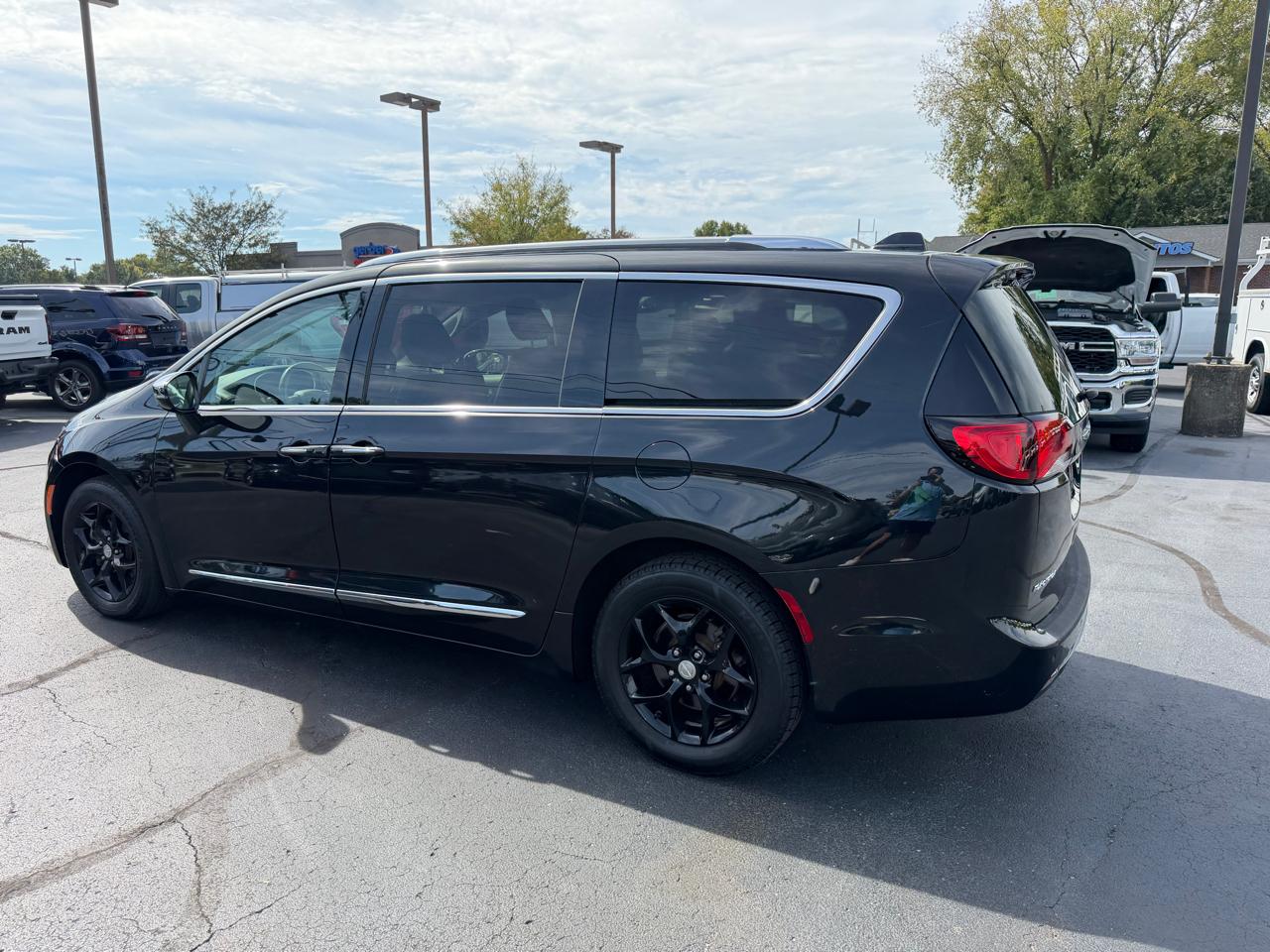 Chrysler Pacifica Limited FWD 2020