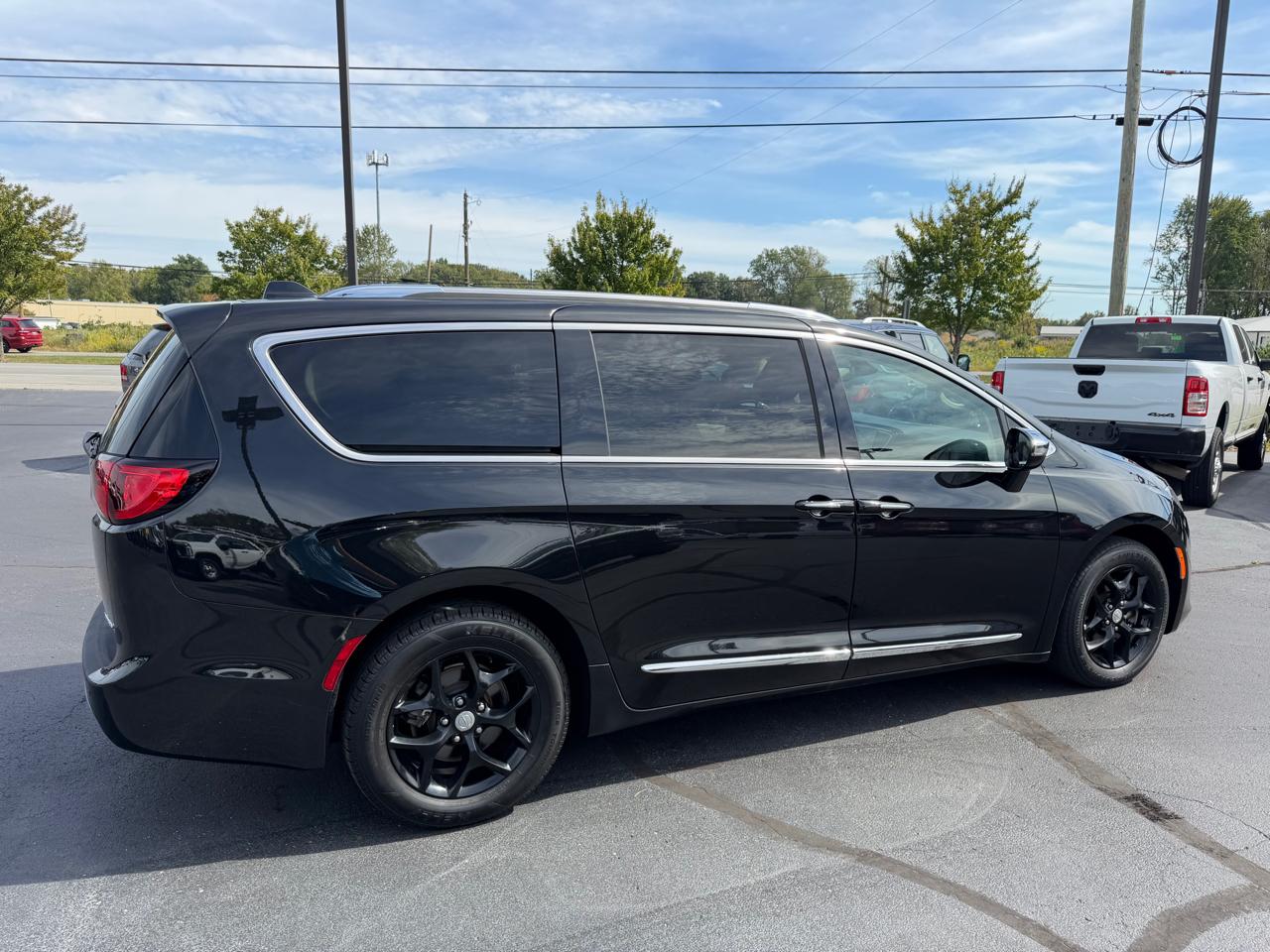 Chrysler Pacifica Limited FWD 2020