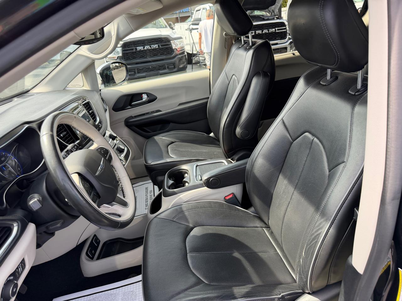 Chrysler Pacifica Limited FWD 2020