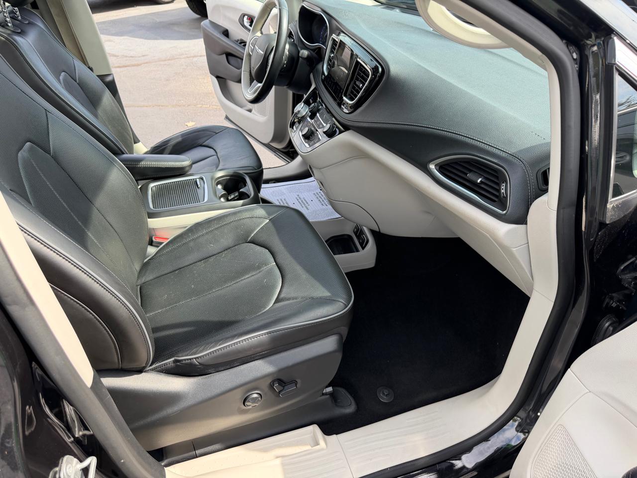 Chrysler Pacifica Limited FWD 2020