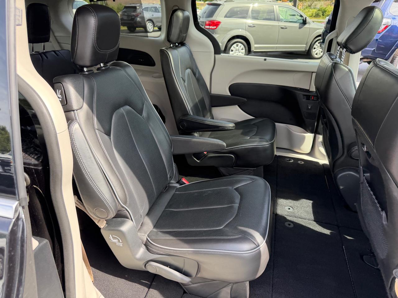 Chrysler Pacifica Limited FWD 2020