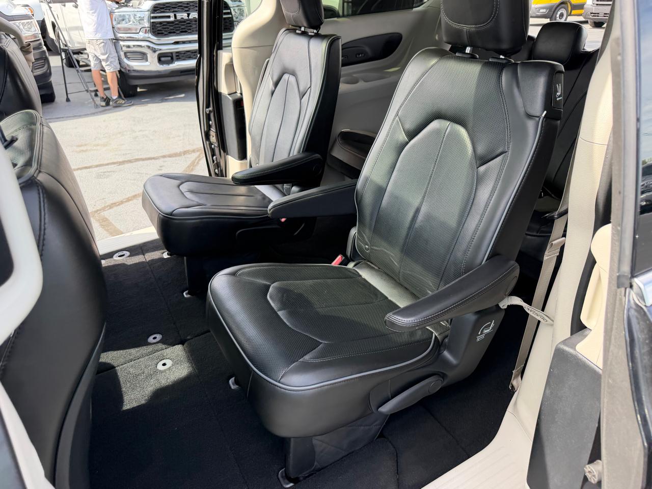 Chrysler Pacifica Limited FWD 2020