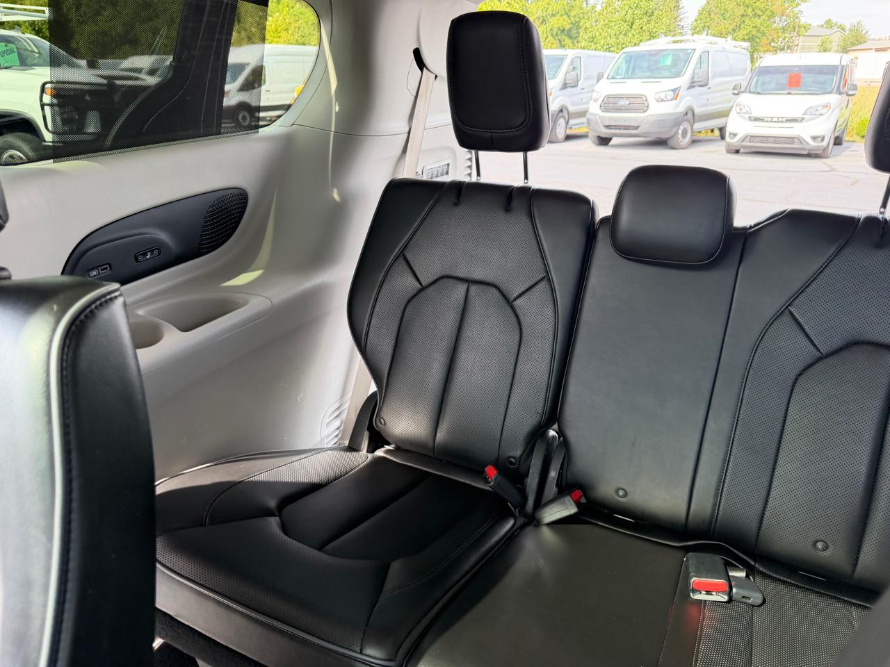 Chrysler Pacifica Limited FWD 2020