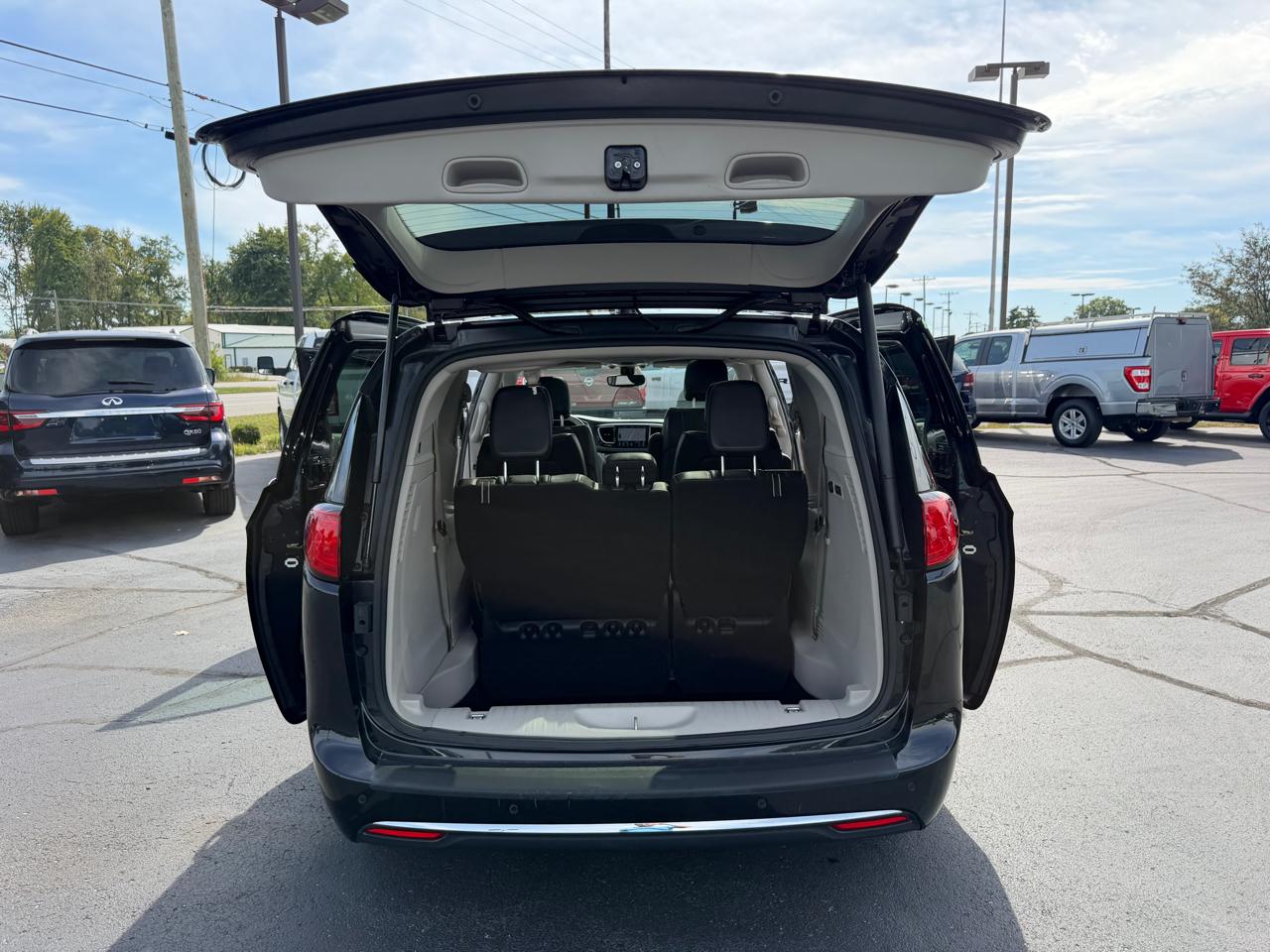 Chrysler Pacifica Limited FWD 2020