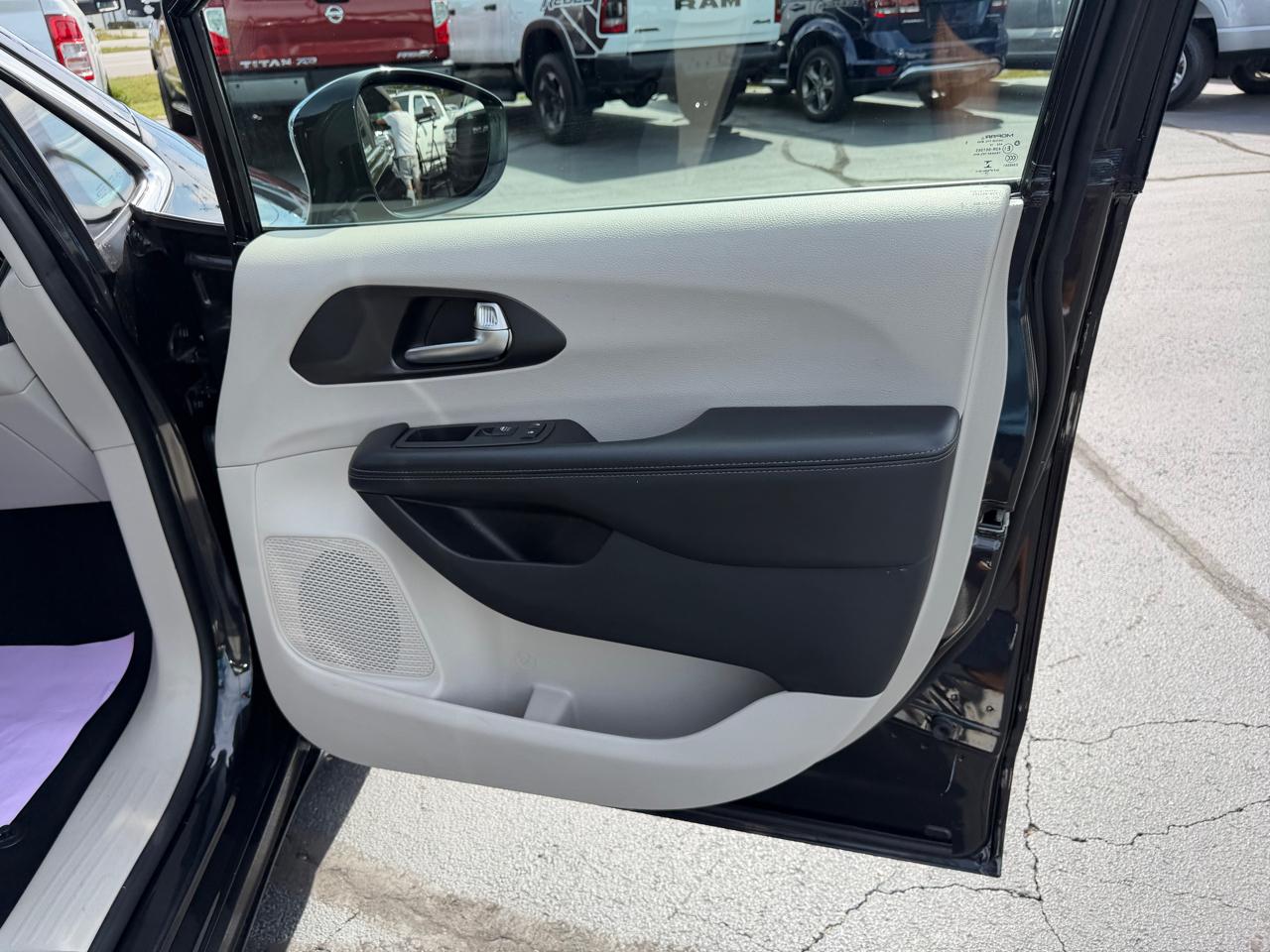 Chrysler Pacifica Limited FWD 2020