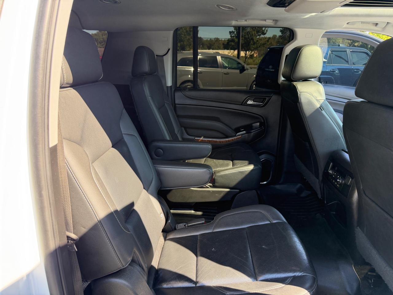 Chevrolet Suburban 4WD 4dr 1500 Premier 2018